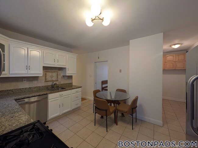 184 Green St unit 1, Cambridge, MA 02139 - photo 2