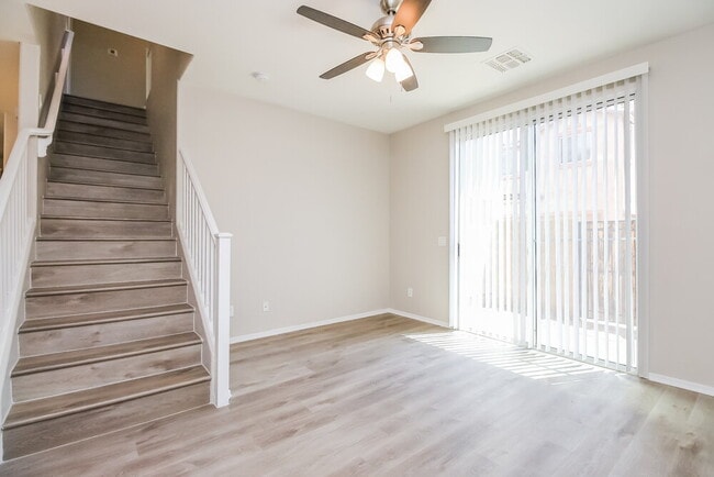 4254 E Carla Vista Dr, Gilbert, AZ 85295 - photo 4