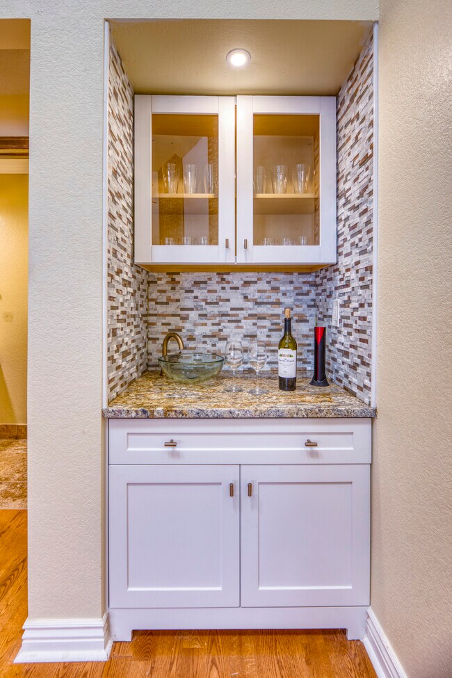 1518 E Nichols Cir, Centennial, CO 80122 - photo 7