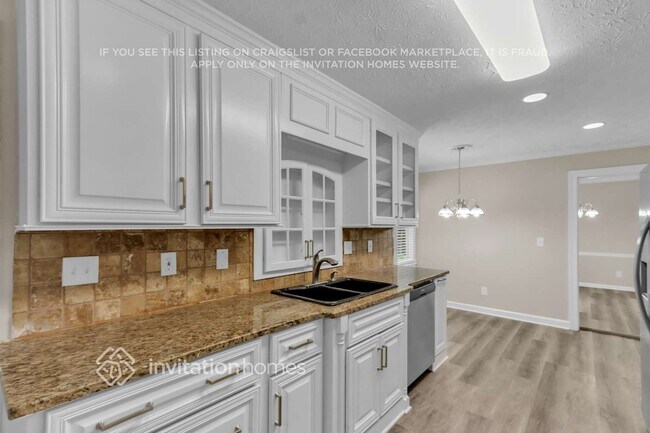 6412 Phillips Place, Lithonia, GA 30058 - photo 7