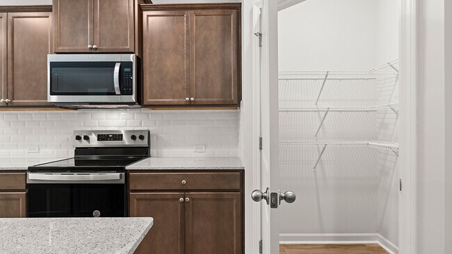 4140 Kestrel Ct, Gainesville, GA 30506 - photo 2