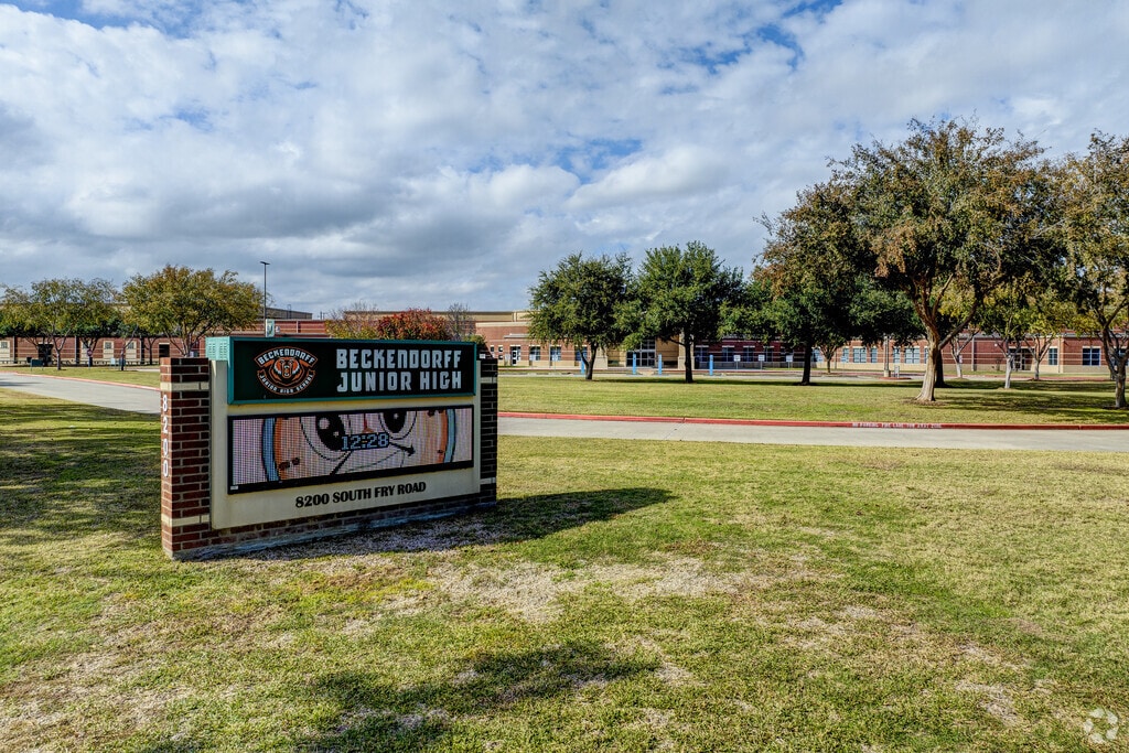 Beckendorff Junior High, Rankings & Reviews