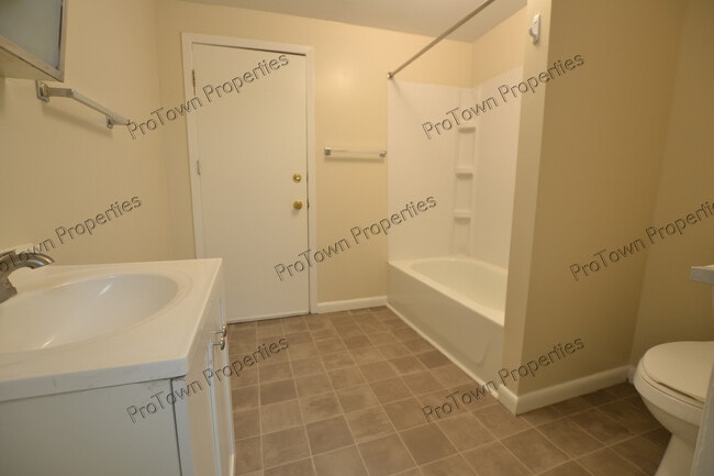 28 N Broadway St unit 2C, Joliet, IL 60435 - photo 5