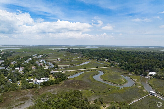 Wilmington Island residents enjoy the serenity of living along the marsh.