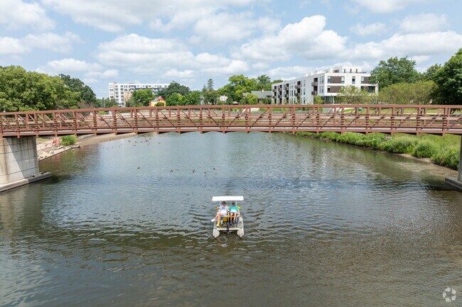 Enjoy a nice day on the water with boats & kayaks in Rochester.
