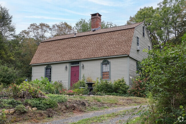 The charm of the homes in Middle Haddam is beyond compare.