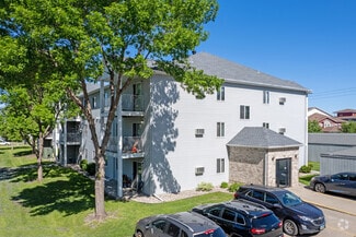 1850 49th St S, Fargo, ND 58103