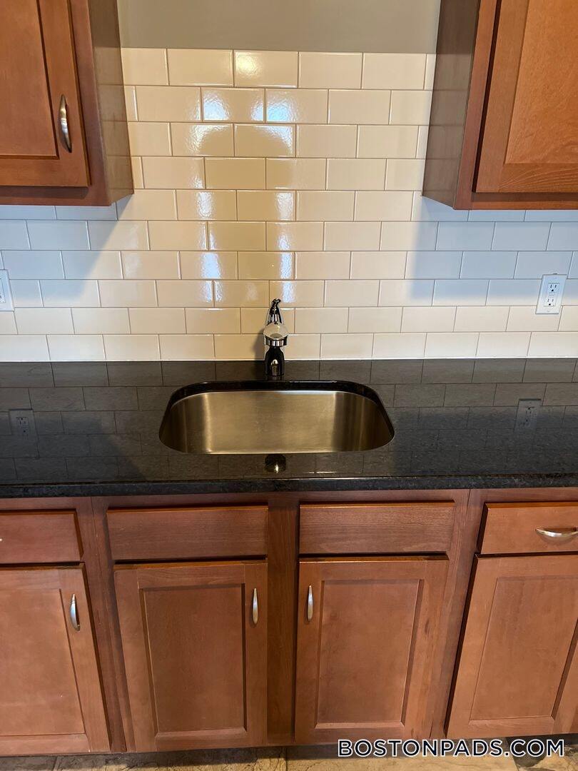 144 Stevens St unit 11, Lowell, MA 01851 - photo 1