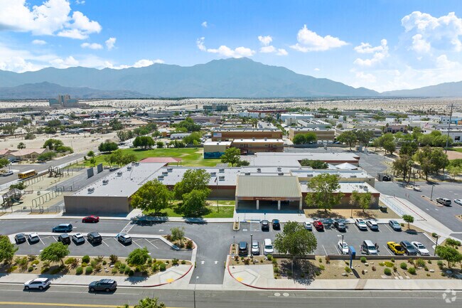 Great Schools rates Della S Lindley Elementary School in Thousand Palms.