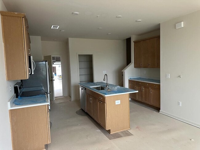 Goose Creek Village, Ashburn, VA 20147 - photo 2