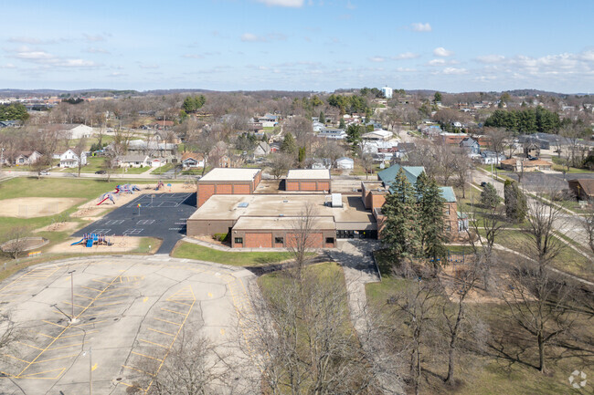 Barrie Elementary School is a public PK-5th grade school in Fort Atkinson.
