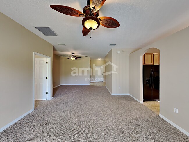 34842 Marsh Glen Ct, Zephyrhills, FL 33541 - photo 6