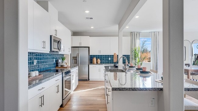 14225 Rollins St, Hesperia, CA 92344 - photo 3