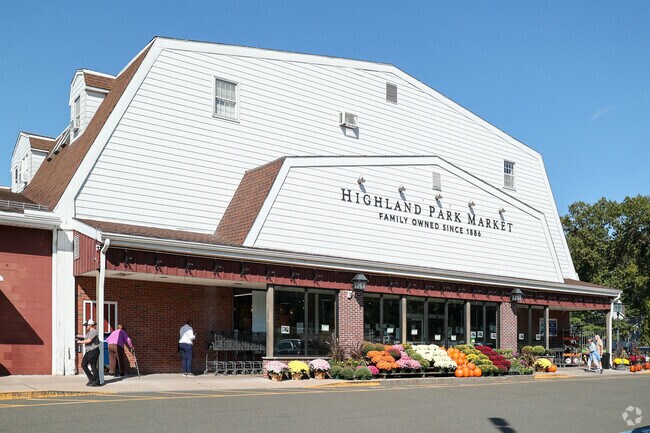 Highland Park Market is fantatstic grocery store in Manchester,CT.