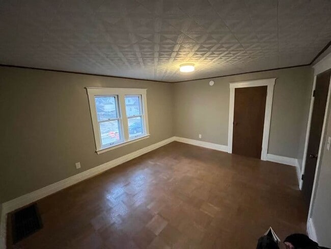 1826 5th St unit 2, Wyandotte, MI 48192 - photo 4