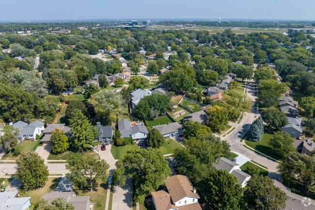 Piedmont Wycliffe offers a peaceful atmosphere while staying close to the city’s core.