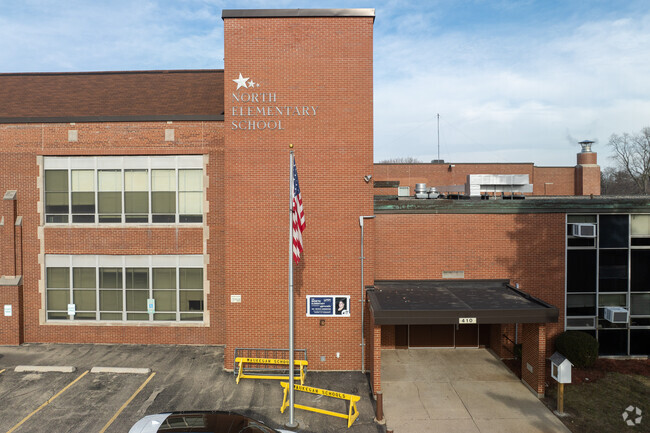 North Elementary School is in a suburb setting in Waukegan.