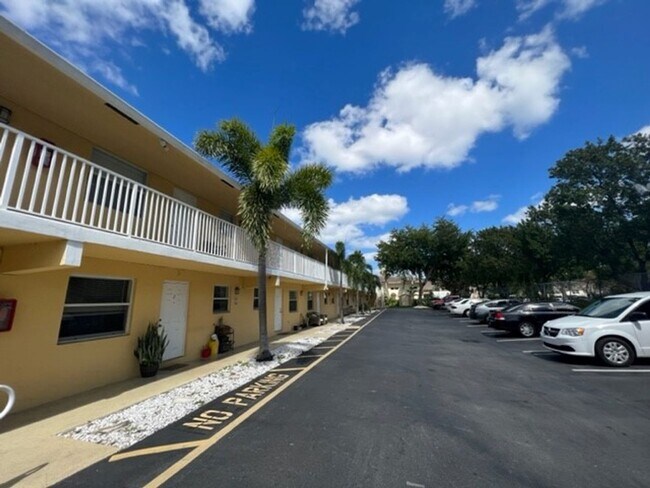2640 Ivy Apartments LLC, Wilton Manors, FL 33334 - photo 4