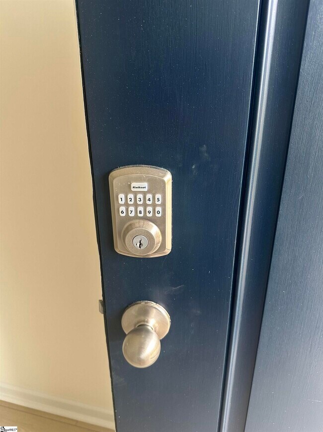 939 Gibbons St, Wellford, SC 29385 - photo 6