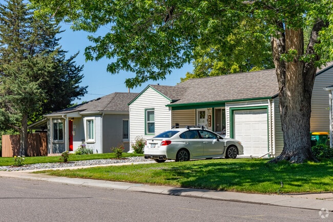 Bungalows are the most common home style in Jason Park.