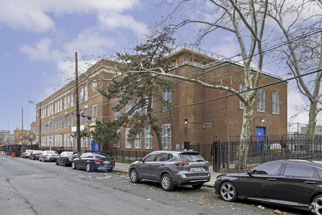 At Metropolitan High School, our mission is to inspire, empower, and educate the leaders.