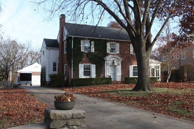 1029 N Noyes Blvd, Saint Joseph, MO 64506 - photo 2