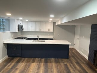 945 N La Grange Rd, La Grange Park, IL 60526