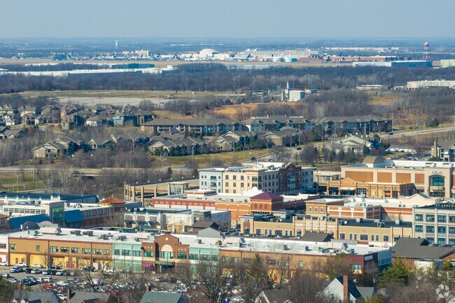 Zona Rosa and MCI Airport are just a short drive from the Parkdale-Walden neighborhood.