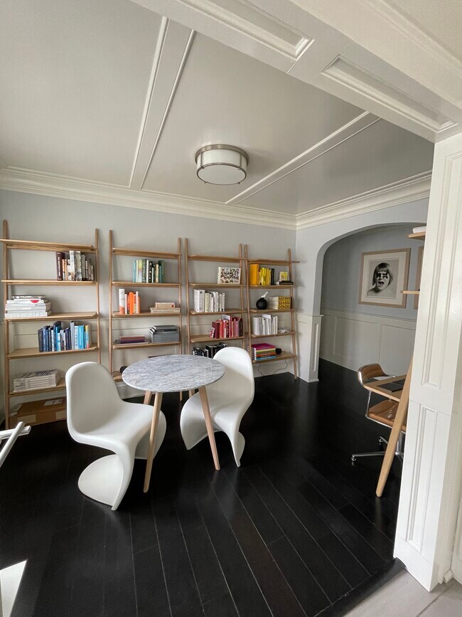 111 E 10th St unit 2, Bloomington, IN 47408 - photo 4