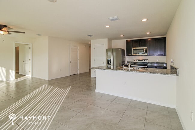 8633 Triumph Cir, Wildwood, FL 34785 - photo 3