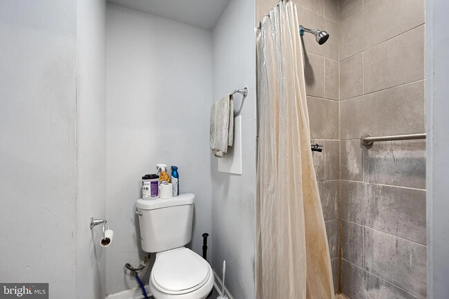 1610 Dyre St unit 2nd Fl - B2 - SRO, Philadelphia, PA 19124 - photo 3