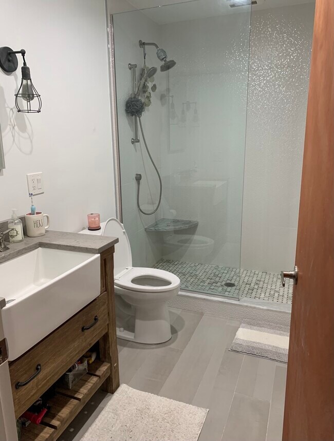 201 North Ave unit 2nd floor, Millvale, PA 15209 - photo 6