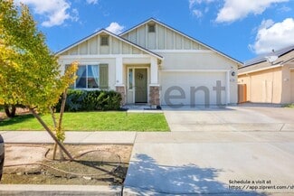 1104 Greenbrier Dr, Hanford, CA 93230