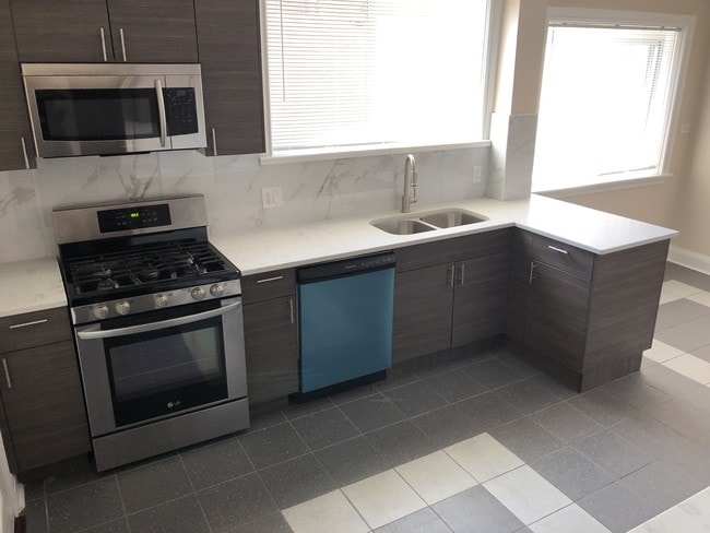 6441 N Francisco Ave unit 2, Chicago, IL 60645 - photo 7