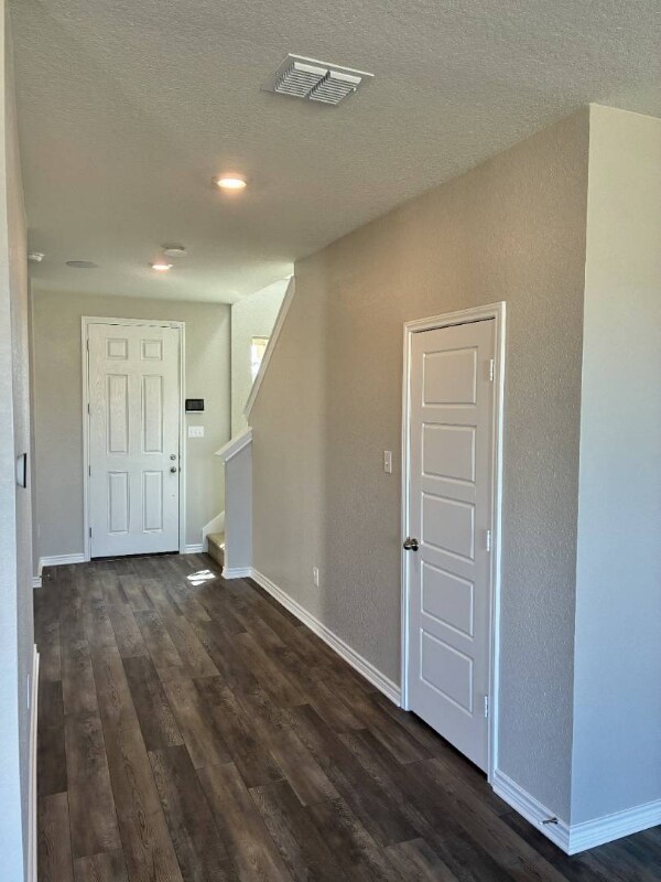 104 Bass Ln, New Braunfels, TX 78130 - photo 2