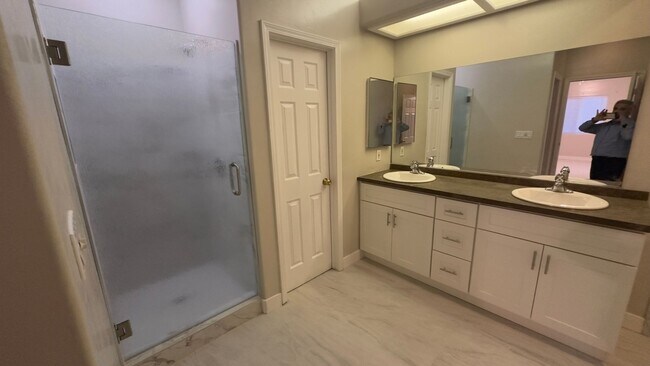 7118 Rhone Dr, Bakersfield, CA 93308 - photo 7