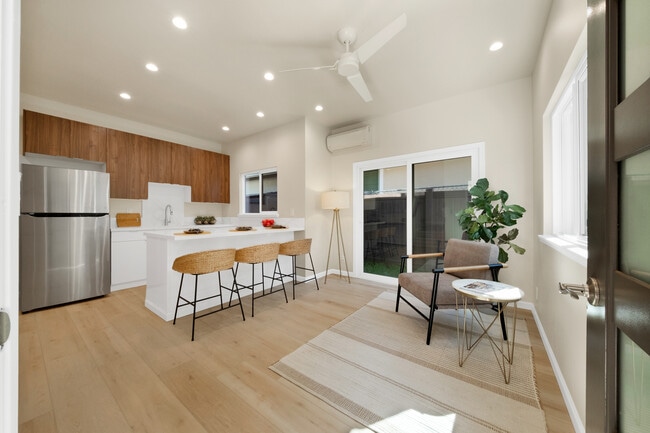 Downstairs Living/Wetbar