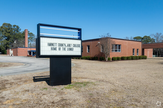 Harnett County Early College in Dunn, NC has 102 students in grades 9-12.