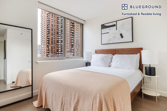 561 10th Ave unit FL12-ID2085, New York, NY 10036 - photo 7