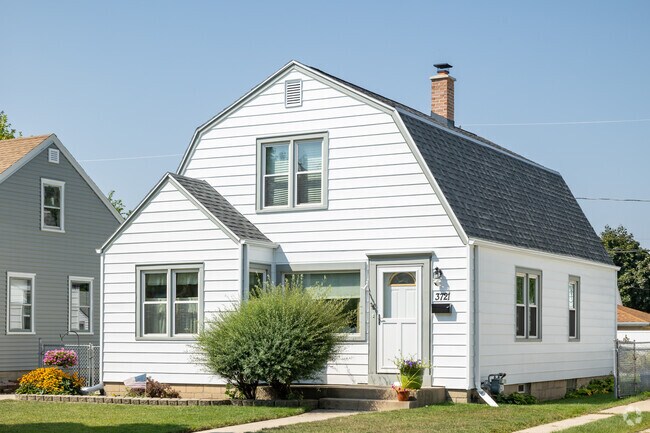 Farmhouse homes in Southpoint are great for smaller families.