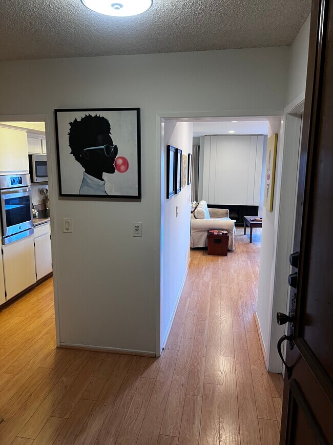 5870 Green Valley Cir unit 121, Culver City, CA 90230 - photo 2