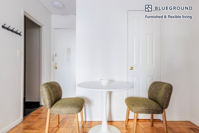 300 E 46th St unit FL8-ID2164, New York, NY 10017 - photo 5