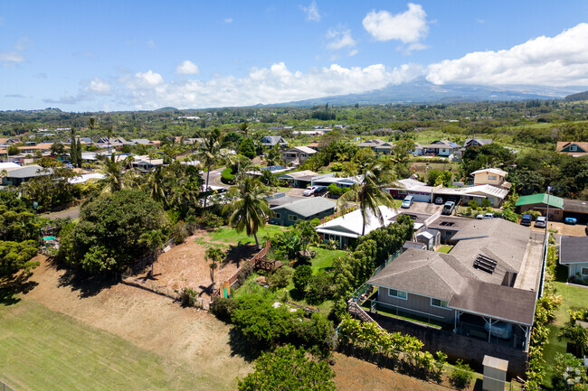 Haiku-Pauwela is a census-designated place in Maui County, Hawaii, encompassing the communities of Haiku and Pauwela .
