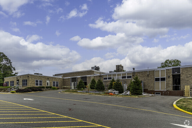 Fieldstone Middle School provides diverse educational activities for all students.