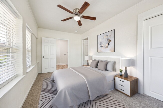 2511 Evergreen Dr, Houston, TX 77087 - photo 3