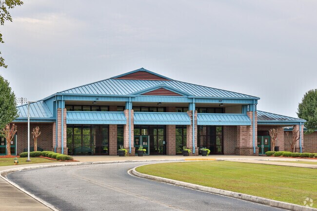 Lakewood High offers credit programs in association with the local Technical school.