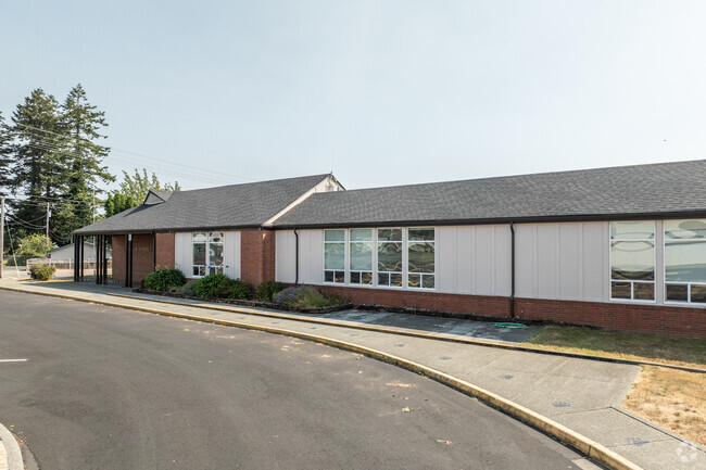 Azalea Middle School is a public middle school in Brookings OR.