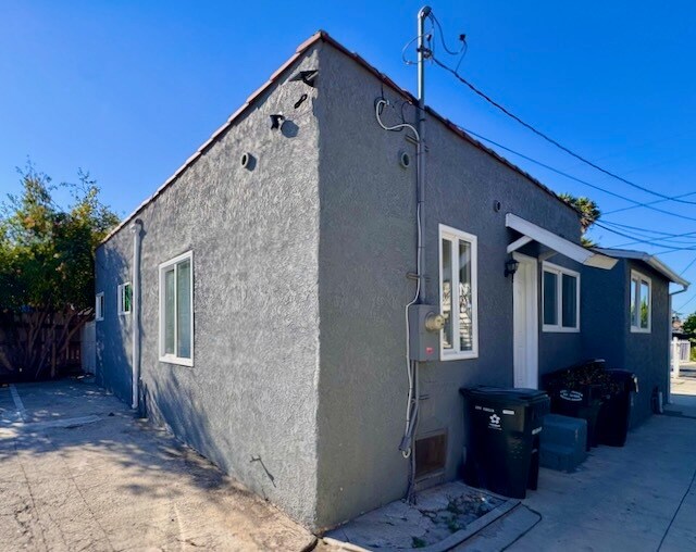 1026 W 108th St unit Front House, Los Angeles, CA 90044 - photo 7
