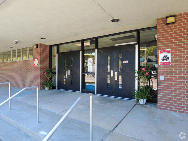 The entrance to Ashland Elementary School