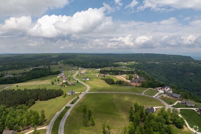 Jasper Highlands is a new, gated luxury home community, in Kimball, Tennessee.
